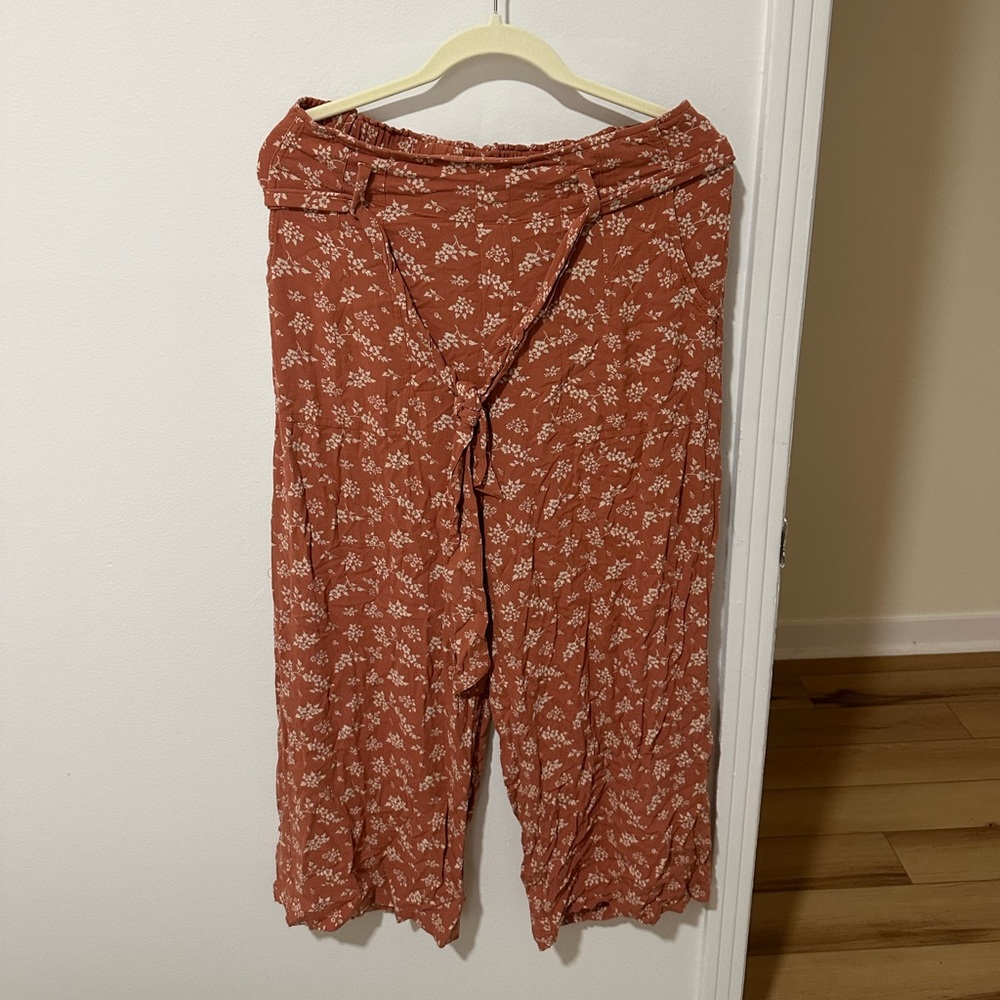 Flowy high waisted, casual American Eagle pants
